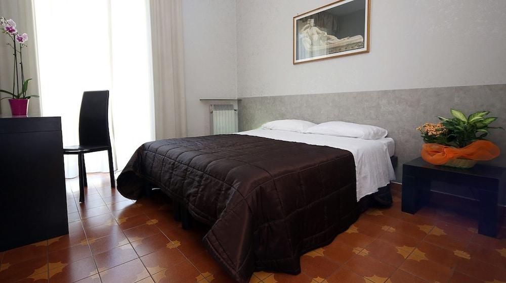 Roma Room Hotel Εξωτερικό φωτογραφία