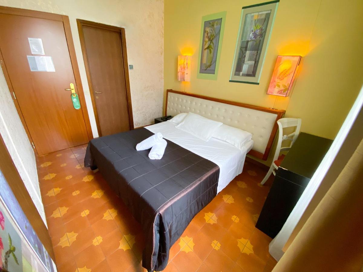 Roma Room Hotel Εξωτερικό φωτογραφία