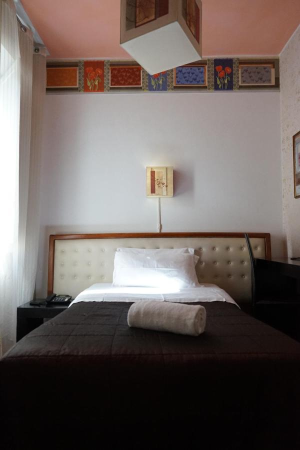 Roma Room Hotel Εξωτερικό φωτογραφία