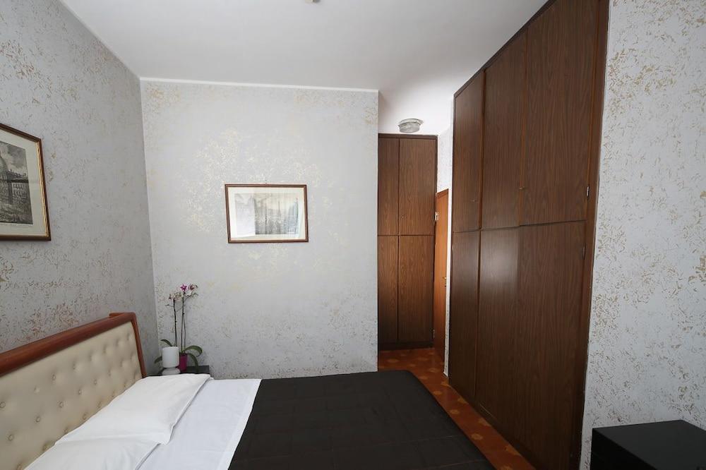 Roma Room Hotel Εξωτερικό φωτογραφία