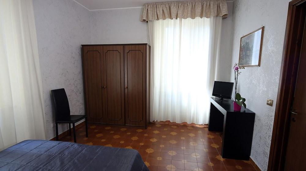Roma Room Hotel Εξωτερικό φωτογραφία